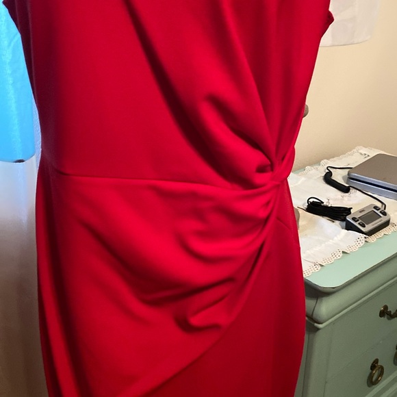 Gorgeous dress - Picture 2 of 6